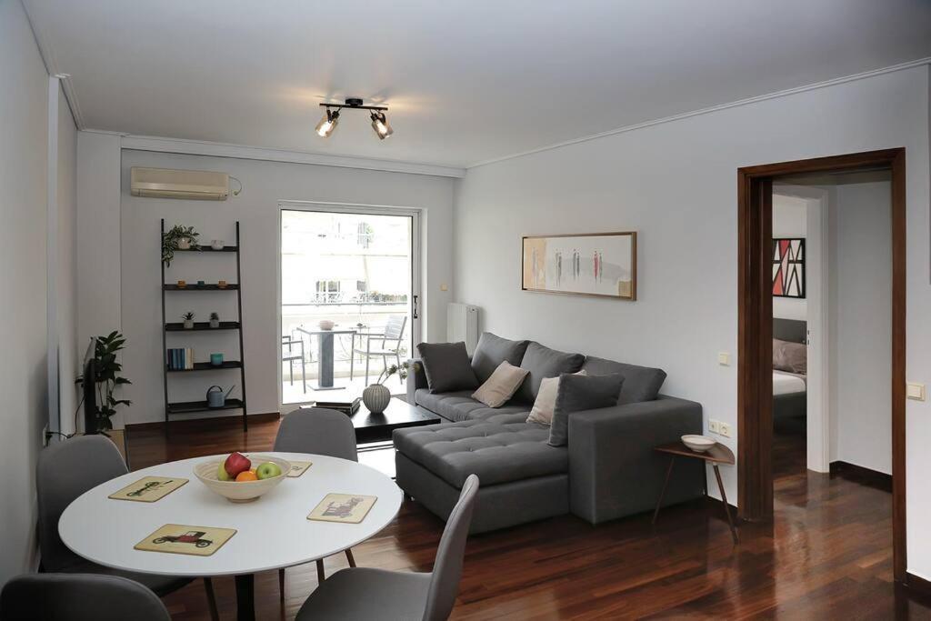 Charming Apartment Near Center أثينا المظهر الخارجي الصورة