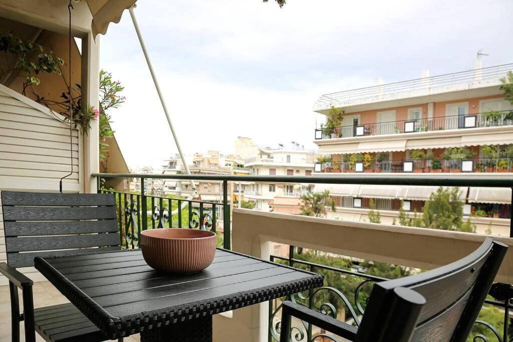 Charming Apartment Near Center أثينا المظهر الخارجي الصورة