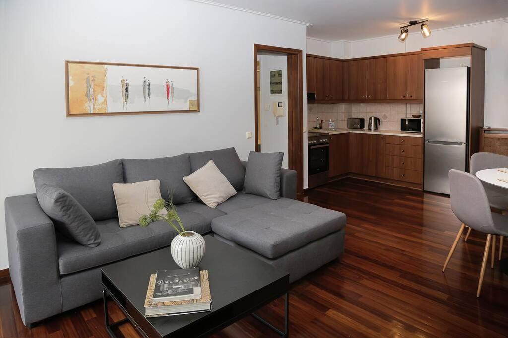 Charming Apartment Near Center أثينا المظهر الخارجي الصورة