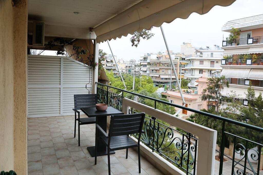 Charming Apartment Near Center أثينا المظهر الخارجي الصورة