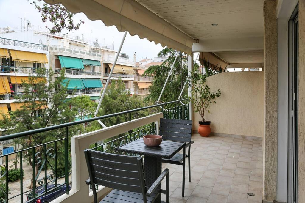Charming Apartment Near Center أثينا المظهر الخارجي الصورة